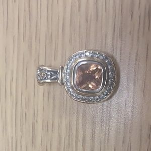 John Medeiros Pendent, Nouveau Collection